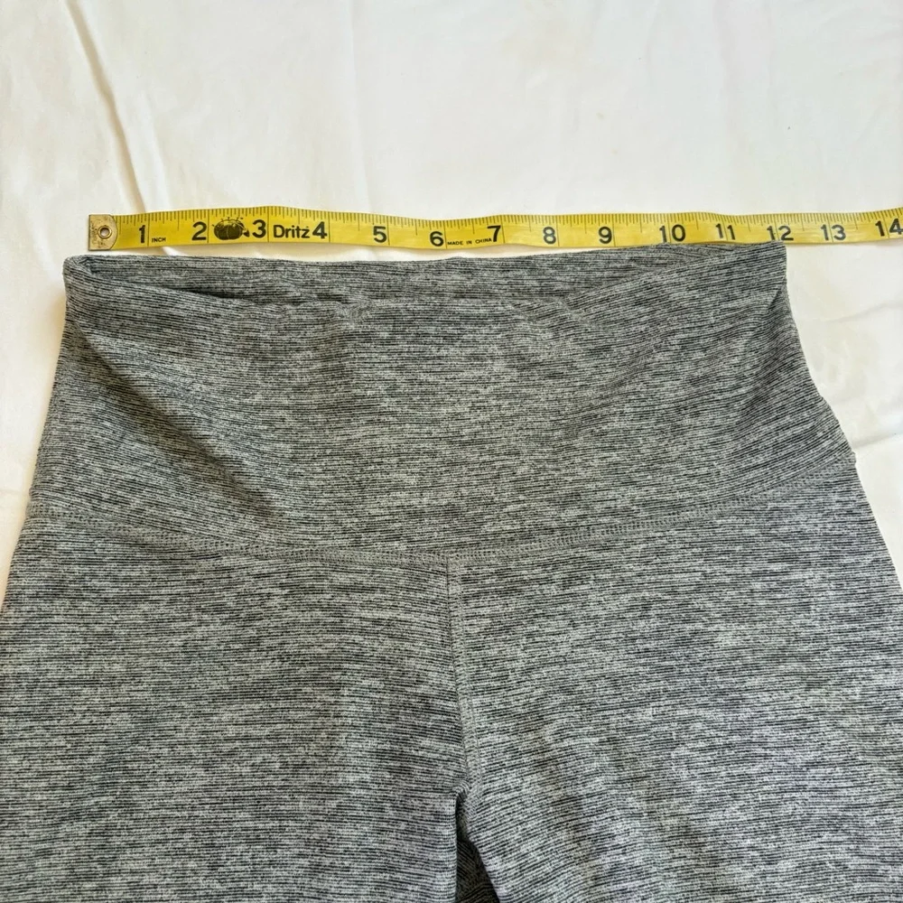 Old Navy Active Womens High-Rise Biker Shorts Gray Small Go Dry